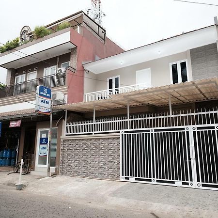 Reddoorz Syariah Near Siloam Hospital Kebon Jeruk Otel Cakarta Dış mekan fotoğraf