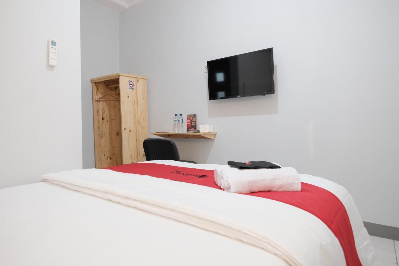 Reddoorz Syariah Near Siloam Hospital Kebon Jeruk Otel Cakarta Dış mekan fotoğraf