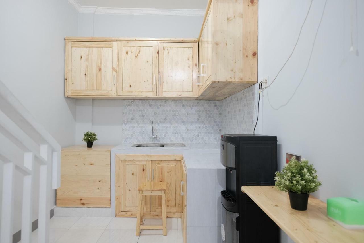 Reddoorz Syariah Near Siloam Hospital Kebon Jeruk Otel Cakarta Dış mekan fotoğraf