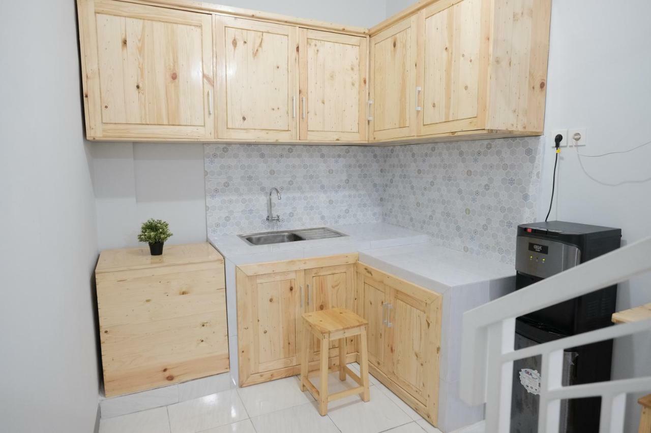 Reddoorz Syariah Near Siloam Hospital Kebon Jeruk Otel Cakarta Dış mekan fotoğraf