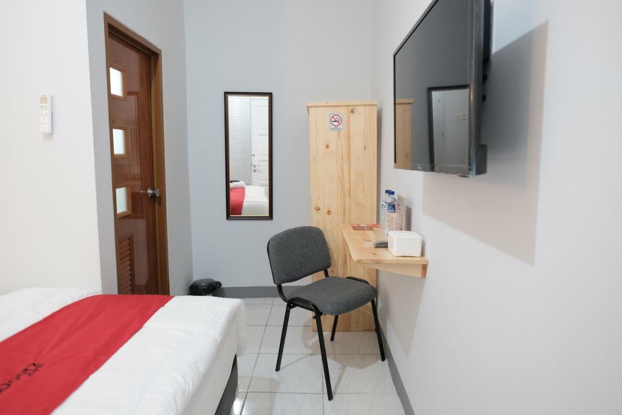 Reddoorz Syariah Near Siloam Hospital Kebon Jeruk Otel Cakarta Dış mekan fotoğraf